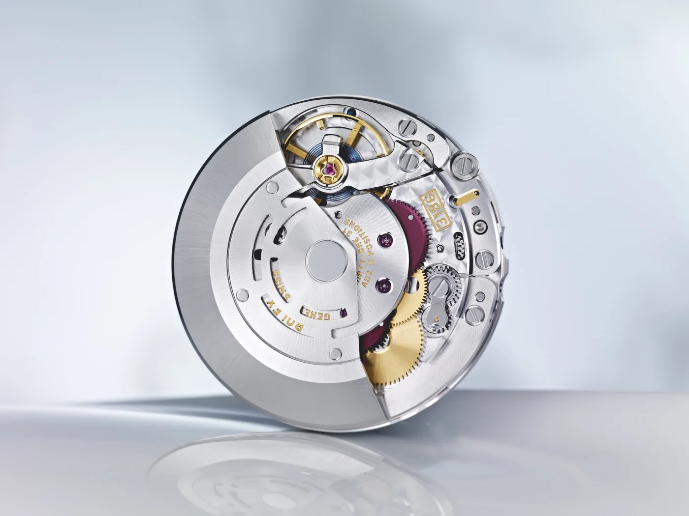 Das Rolex-Kaliber 3186 auf hellem Grund